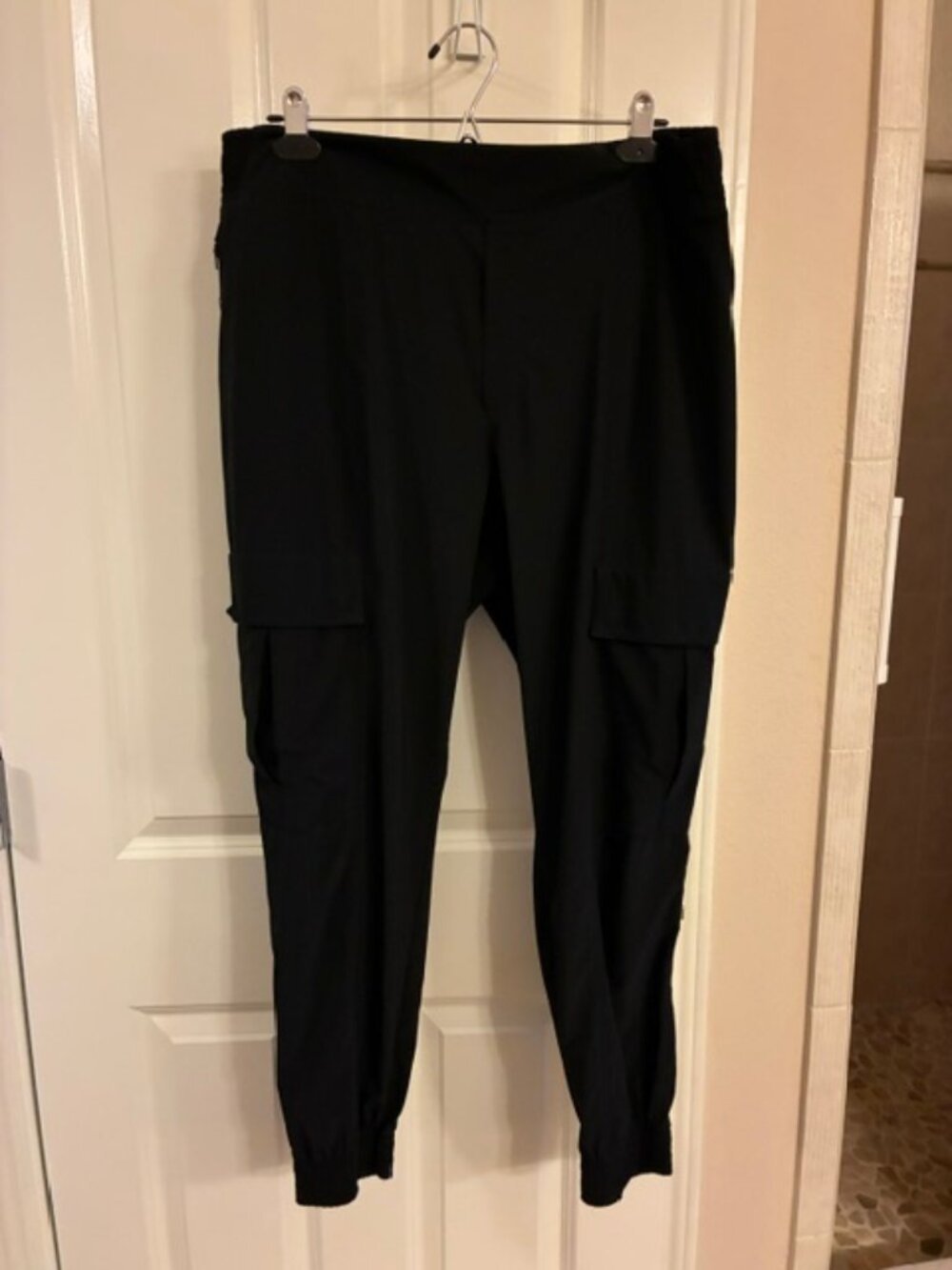 EUC Athleta Chesea Utility Jogger lightweight black womens 14 fits like XL
